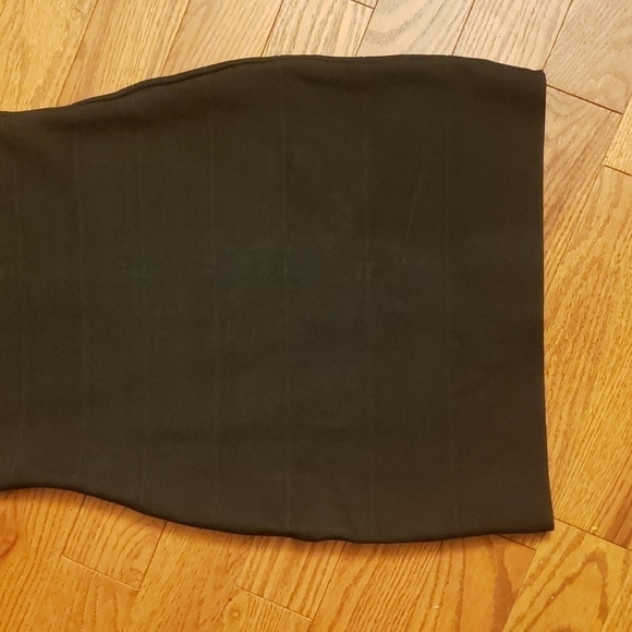 GUESS bodycone dress with sequence. - Picture 7 of 13